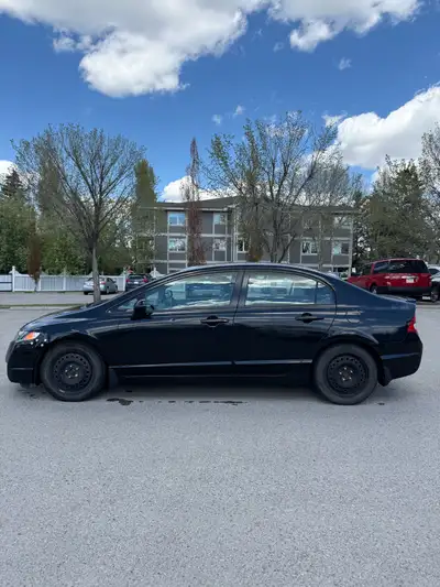 For sale 2010 Honda civic EXL fully loaded, heated seats, leather seats, sunroof, This is a ONE owne...