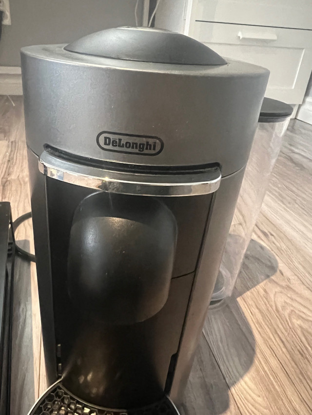 Nespresso coffee machine in Coffee Makers in Kitchener / Waterloo - Image 2
