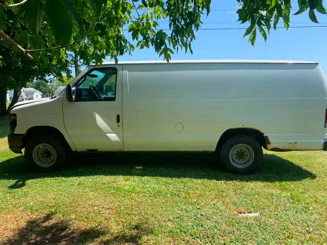 2012 Ford e-250 super duty cargo van