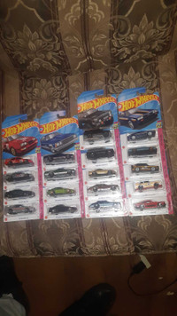 The 80s Hot Wheels 2023 complete set of 10 with 8 variations 