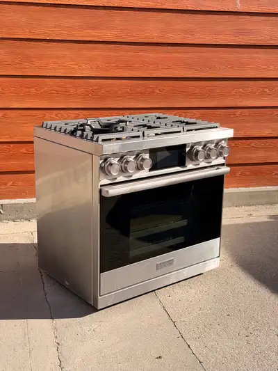Dacor 36” Dual Fuel Range – Professional Gas + Electric Oven, View more