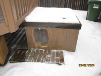 Dog Box Heated