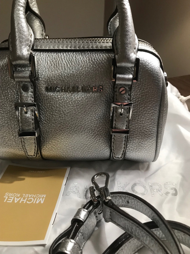 Authentic Micheal kors bag in Women's - Bags & Wallets in Mississauga / Peel Region - Image 4