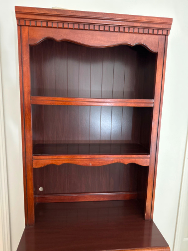 Dresser with Hutch $250 in Hutches & Display Cabinets in Oakville / Halton Region - Image 2