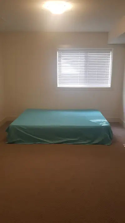 GIRLS PREFFERED TWO FULL SIZE BEDROOMS IN BASEMENT FOR RENT IN BEAUTIFUL HOUSE – KELOWNA UPPER MISSI...