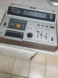Sony Sterio cassette recorder AM-FM receiver CF-620