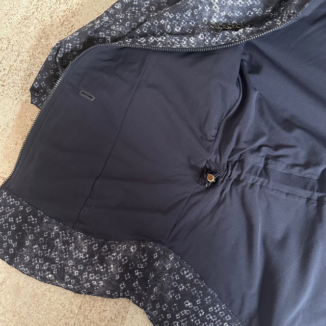 Like-New Lululemon Lined Jacket, Size 2 in Women's - Tops & Outerwear in Belleville - Image 4