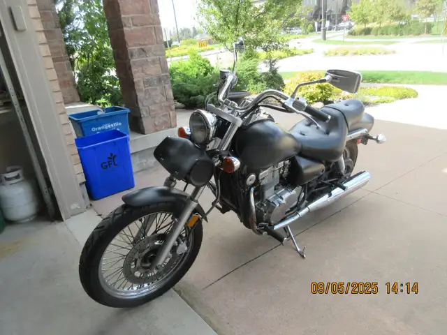 Used Motorcycle in Motorcycle Parts & Accessories in Mississauga / Peel Region - Image 2