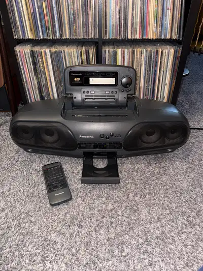 Panasonic RX-DT707 CD boombox, View more