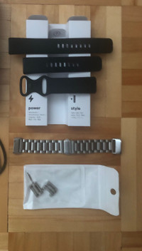 Fitbit Charge 5 Wristbamds + Charger