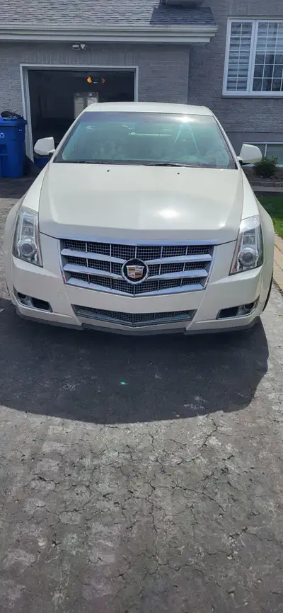 Cadillac Cts4 2010 3,6 litres 305 hp traction intégral 193000 km couleur blanc diamant avec intérieu...
