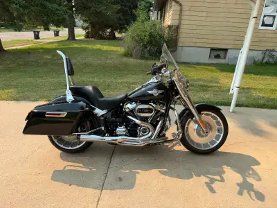 2021 Fat boy with stage 2, dyno tuned have sheet with hp and torque, new tires, new saddle bags, new...