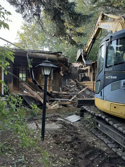 ⸻ GCR Construction LTD At GCR Construction LTD, we specialize in excavator demolition and water and...