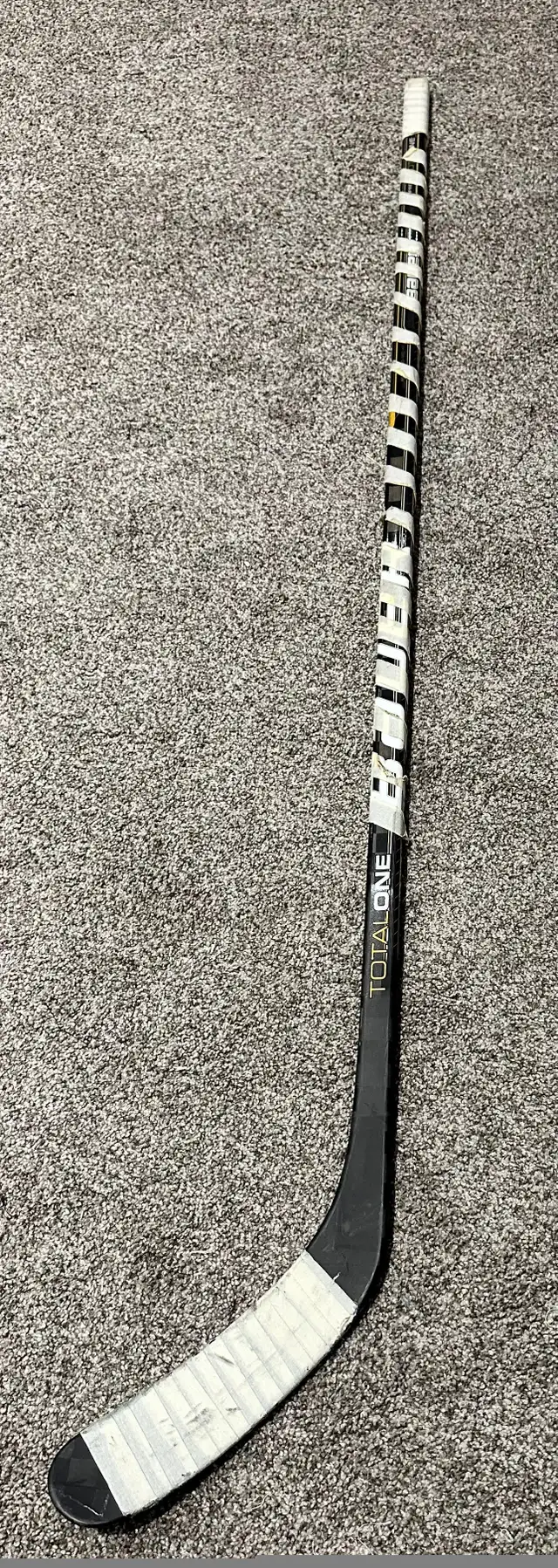 Phil Kessel Toronto Maple Leafs Game Used Stick in Arts & Collectibles in Mississauga / Peel Region - Image 3