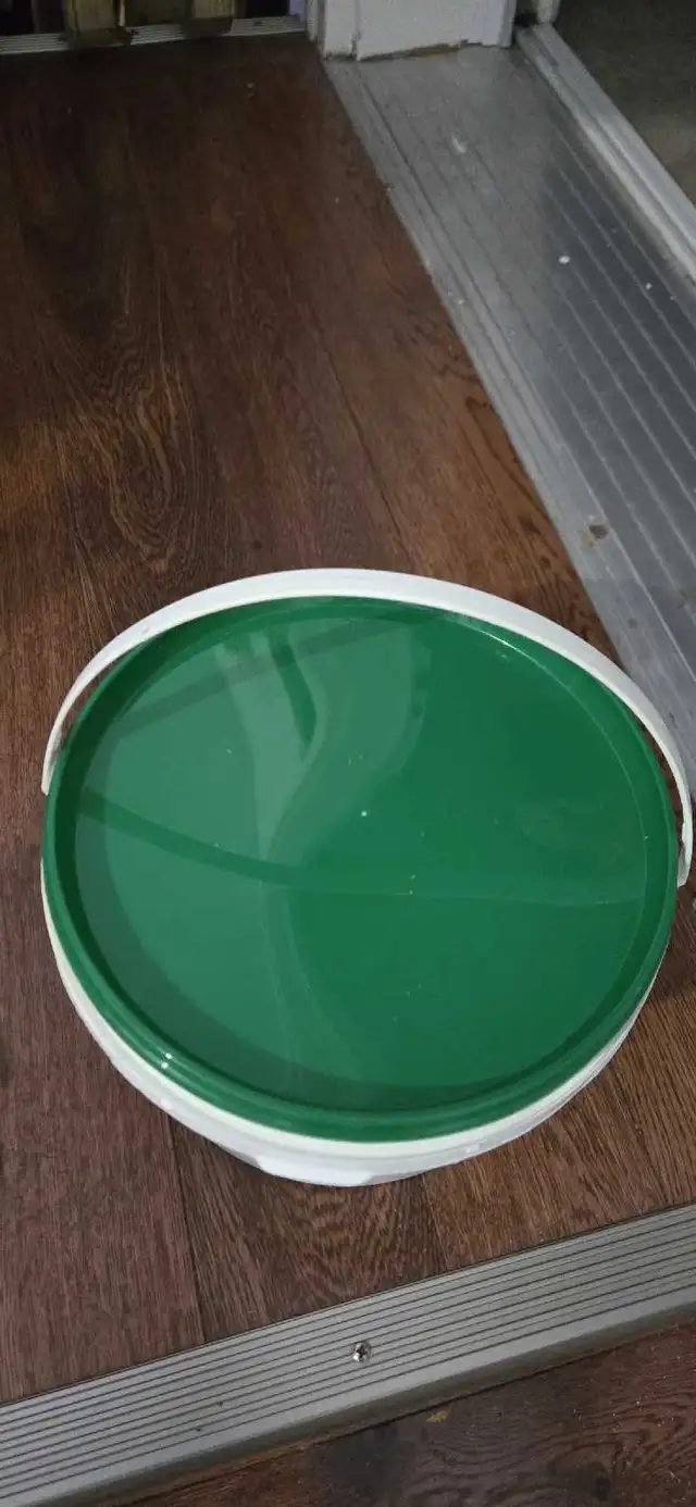 Plastic Pail 2.5 liters in Storage & Organization in St. Catharines - Image 3