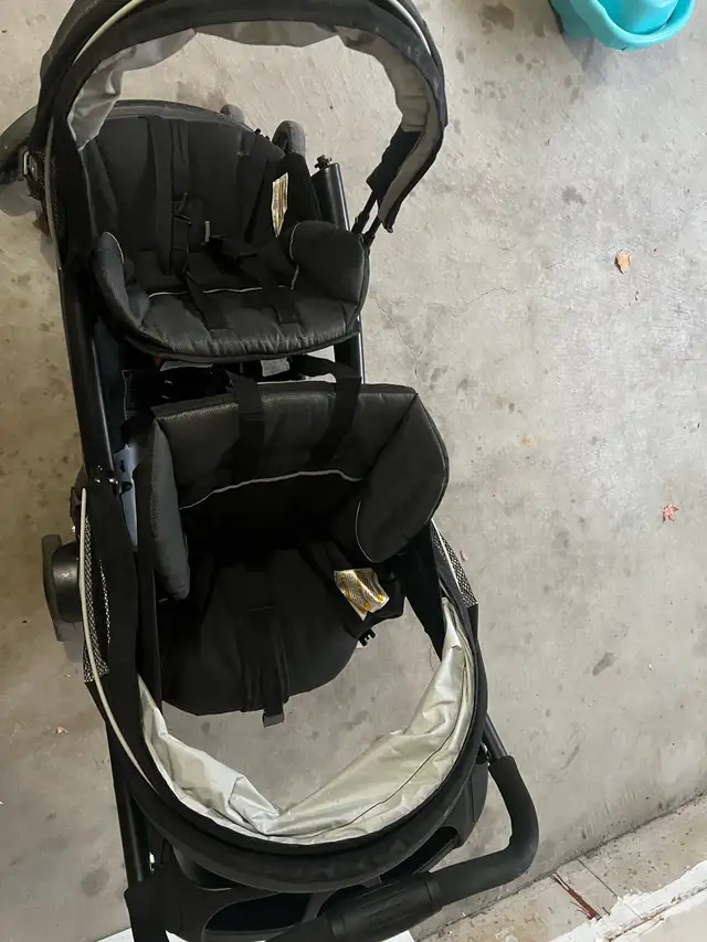 double stroller in Strollers, Carriers & Car Seats in Mississauga / Peel Region - Image 7