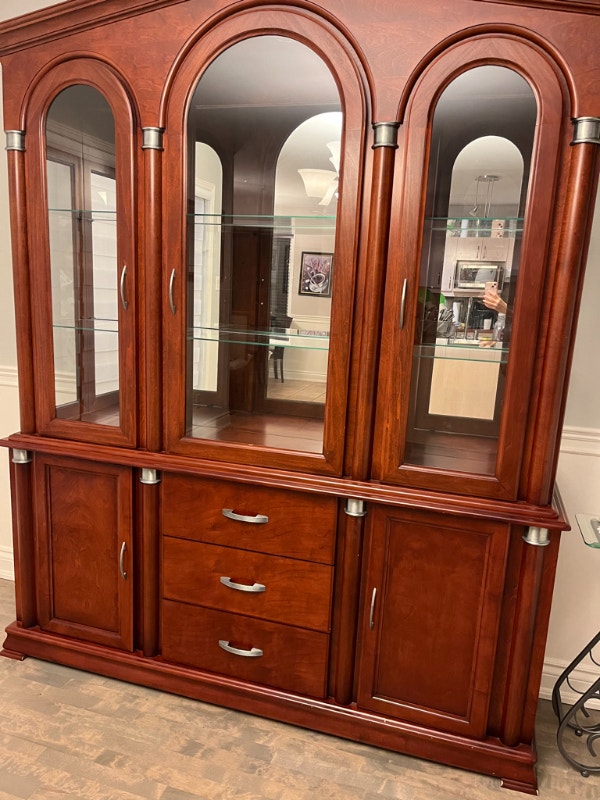 Hutch Buffet / Buffet vaisselier Buffets et vaisseliers Laval/Rive