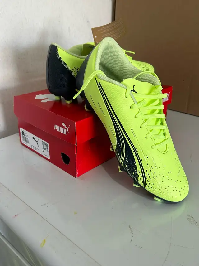 Brand New Puma Women’s Soccer Cleats in Soccer in Ottawa - Image 2