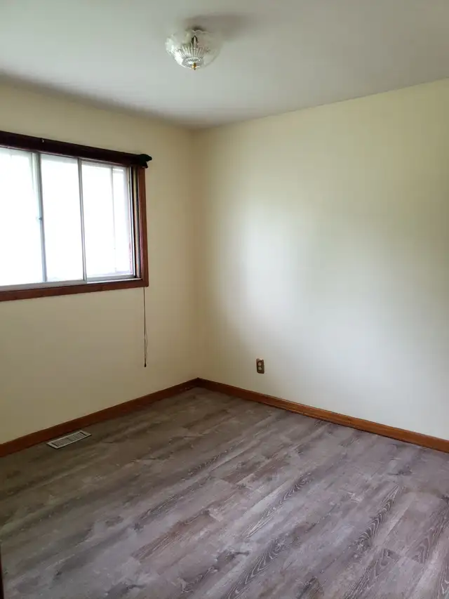 Looking to rent for student’s girls  only