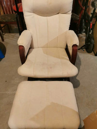 Rocking chair with foot rest 