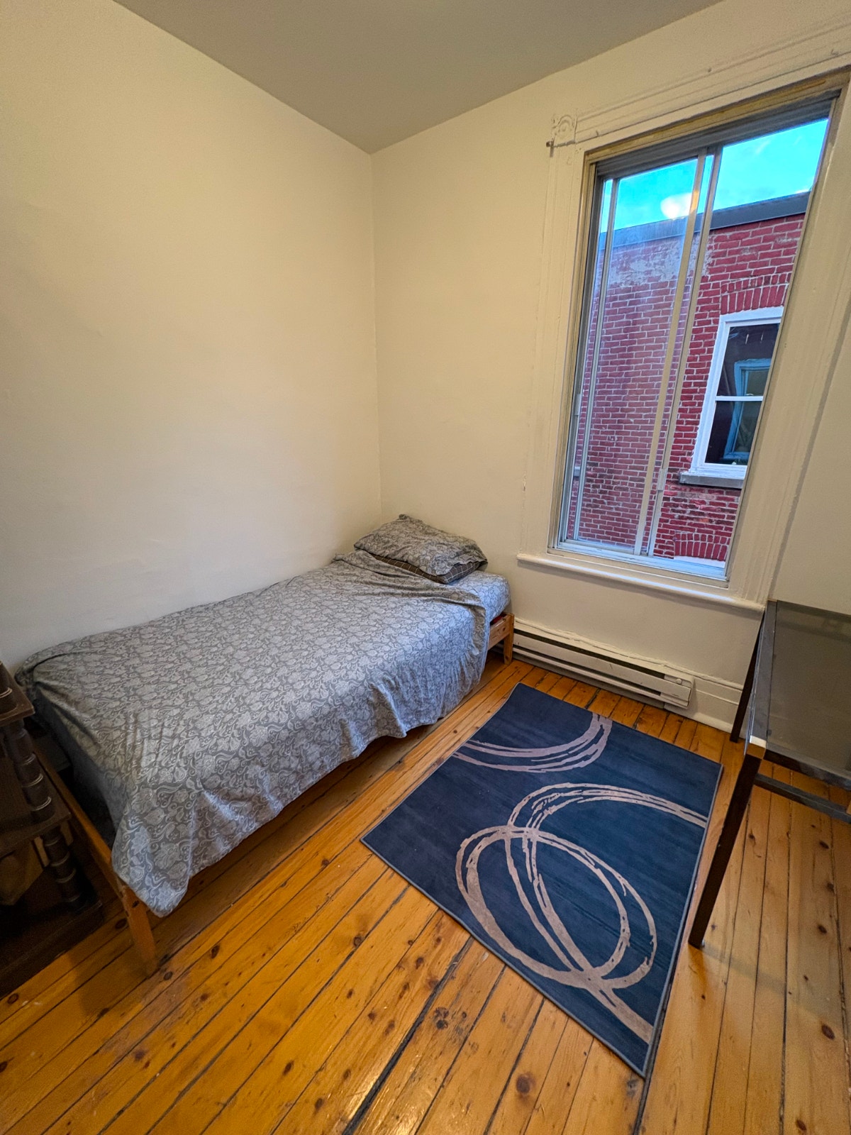 Chambre ensoleillée dans un appartement avec véranda sur le toit — photo 1