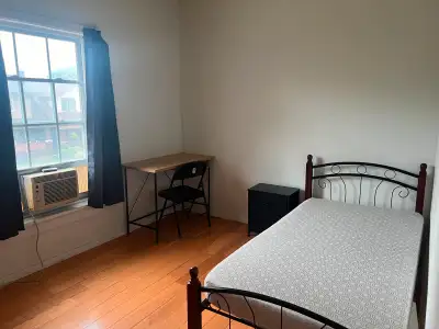 Room For Rent