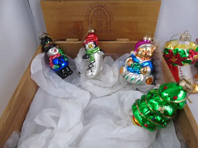 Vintage And Antique Christmas Decorations PPU in Holiday, Event & Seasonal in Bedford - Image 3