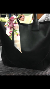 AUTHENTIC GIVENCHY LEATHER TOTE
