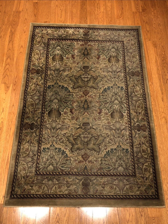 Rug 6'x4' & anti-slip mat - Excellent condition in Rugs, Carpets & Runners in Oakville / Halton Region