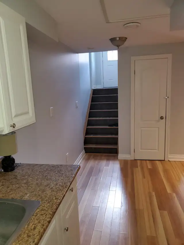 Room for rent near York University - FEMALE ONLY in Room Rentals & Roommates in City of Toronto - Image 5