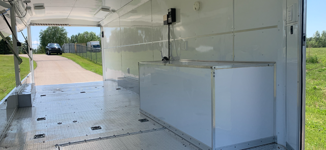 THE ULTIMATE TRAILER! 2006 WELLS CARGO 31' V-NOSE - LIKE NEW! in Cargo & Utility Trailers in Edmonton - Image 11