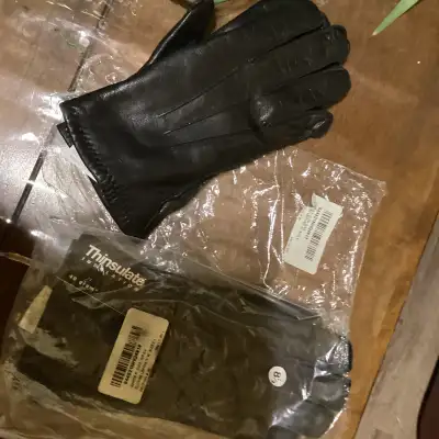 Gants en cuir pour femme 8 et 8 1/2 neufs, View more