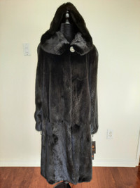 Brand New with Tags Mink Fur Coat. Size L