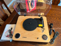 Conversion turntable with speakers