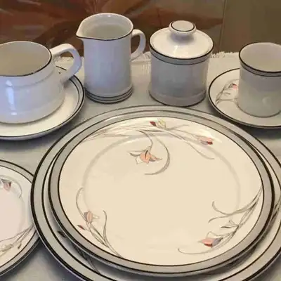 service de vaisselle de 12couverts, View more