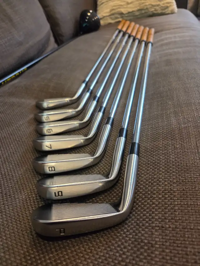 TaylorMade P7-MC Golf Clubs PW - 4i Right Hand in Golf in Hamilton - Image 4