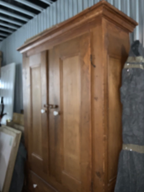 Quebec Armoire / Armoire traditionnelle Québécoise Dressers & Wardrobes Gatineau Kijiji