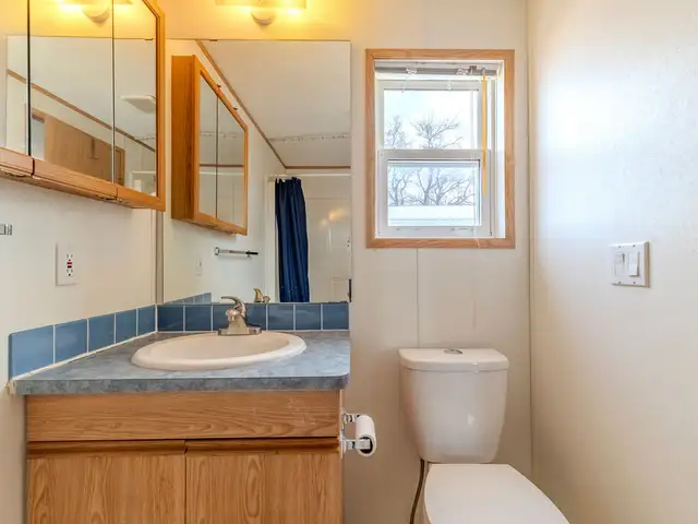 3 Bed 2 Bath Mobile Home Near Saskatoon. Garage + Open View in Houses for Sale in Saskatoon - Image 15