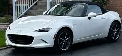 MAZDA MX5 GT 2016 55500km INTÉRIEUR COULEUR TAN TOIT TRAITÉ PELLICULE PARE PIERRE SYSTÈME DE NAVIGAT...