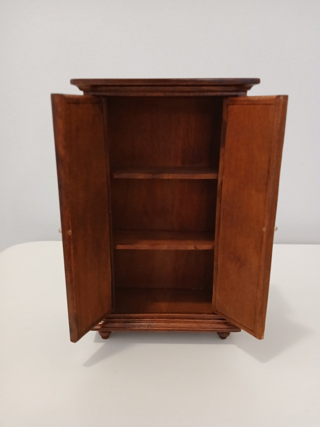 Dollhouse 7-Piece Bedroom Furniture in Arts & Collectibles in City of Toronto - Image 4