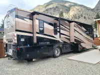 2008 Fleetwood Expedition 38' Diesel pusher