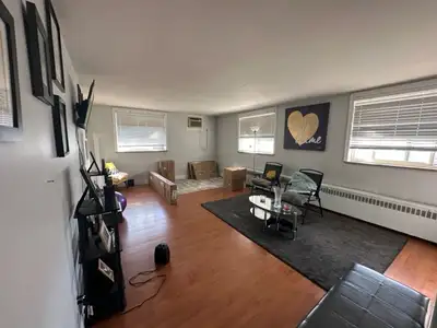 Location: 1267 Weston Road, York, Ontario (Toronto) Bright and well maintained 2 bedroom, 1 bathroom...