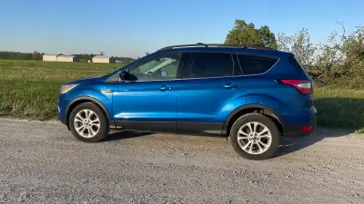 1.5 liter AWD with 247,000km Michelin All seasons only a year old. Comes with a set of winter tires...