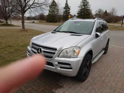 FOR SALE: Reliable & Economical 7-Seater SUV Brand new tires – Smooth and safe rides Ice-cold AC – S...