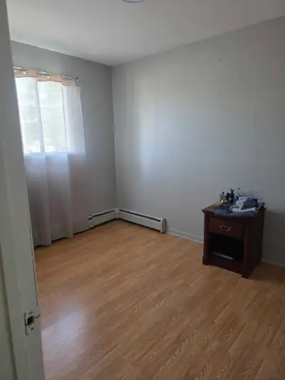 Room for rent on chebucto road please contact me 4 bus stops on either side