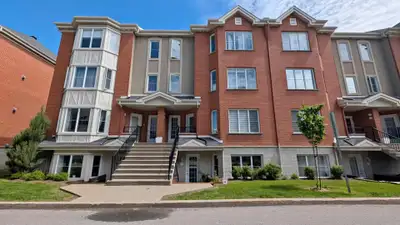 Condo 4 1/2 à louer à Mascouche