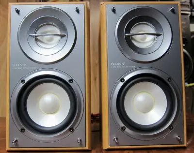 SONY SS-CRB5 EXECUTIVE BOOKSHELF SPEAKERS * NICE SOUND! *, View more