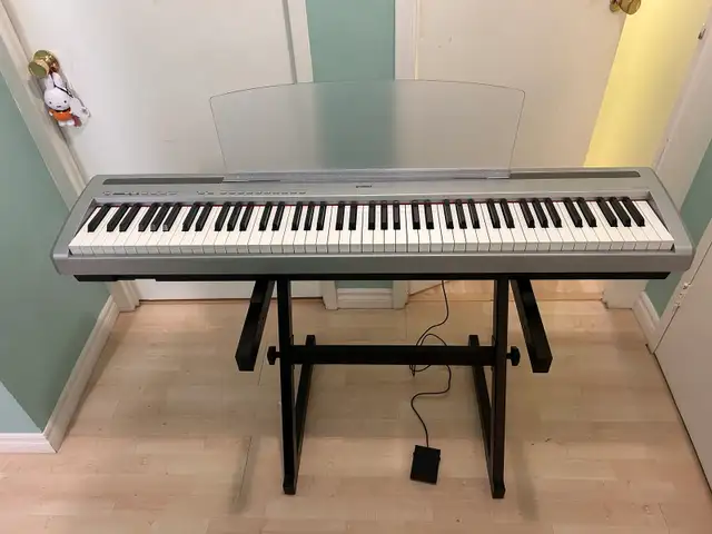 Yamaha P-85S Piano with Stand, pedal (88 Weighted Keys) in Pianos & Keyboards in City of Toronto - Image 2