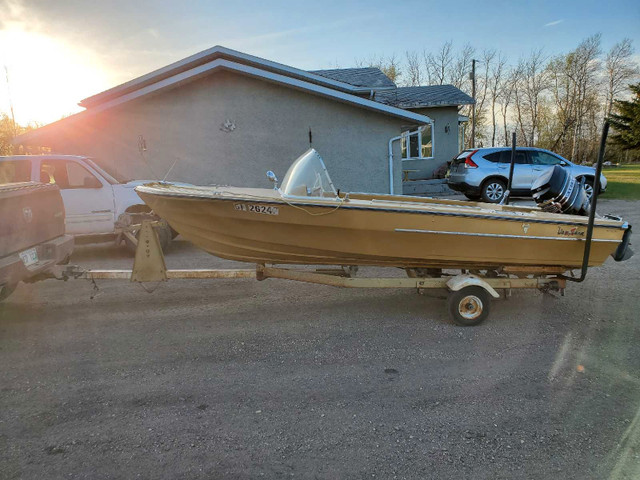 Vanguard boat in Powerboats & Motorboats in Brandon - Image 4