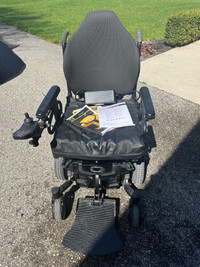 Quantum HD edge power chair 